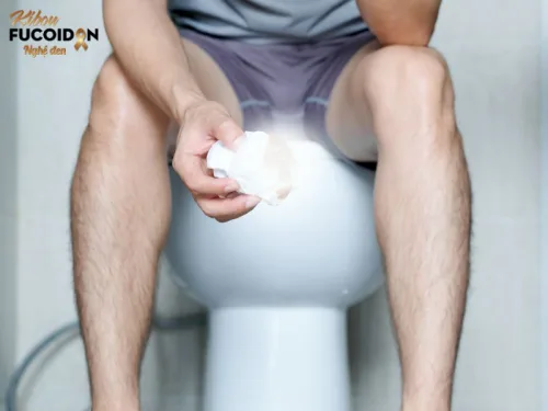 Đi ngoài phân đen là dấu hiệu bất thường
