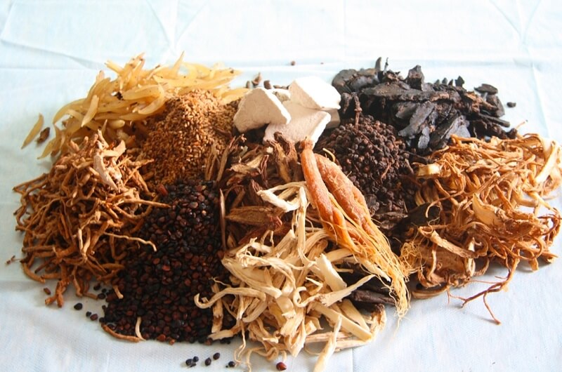 Top 5 quan niệm sai lầm trong điều trị ung thư dạ dày và hậu quả Chỉ tin vào các bài thuốc “gia truyền”