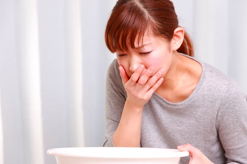 Giải mã triệu chứng Ợ hơi - chua, nóng liên tục Ợ hơi buồn nôn