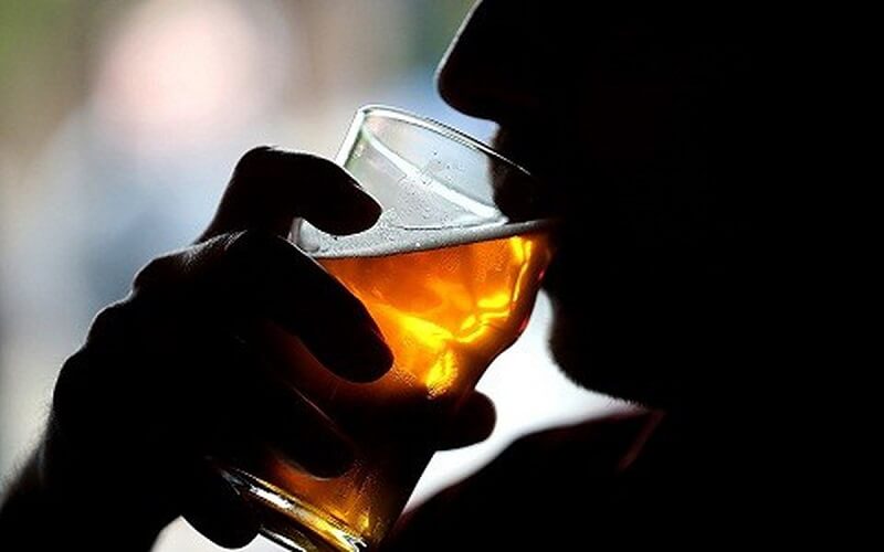 Người nghiện rượu bia dễ mắc ung thư dạ dày