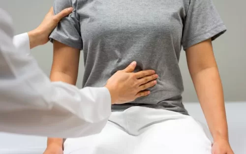 Sờ thấy cục ở bụng trên là bệnh gì?