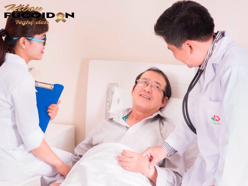 Điều trị giảm nhẹ cho bệnh nhân ung thư gan giai đoạn muộn.