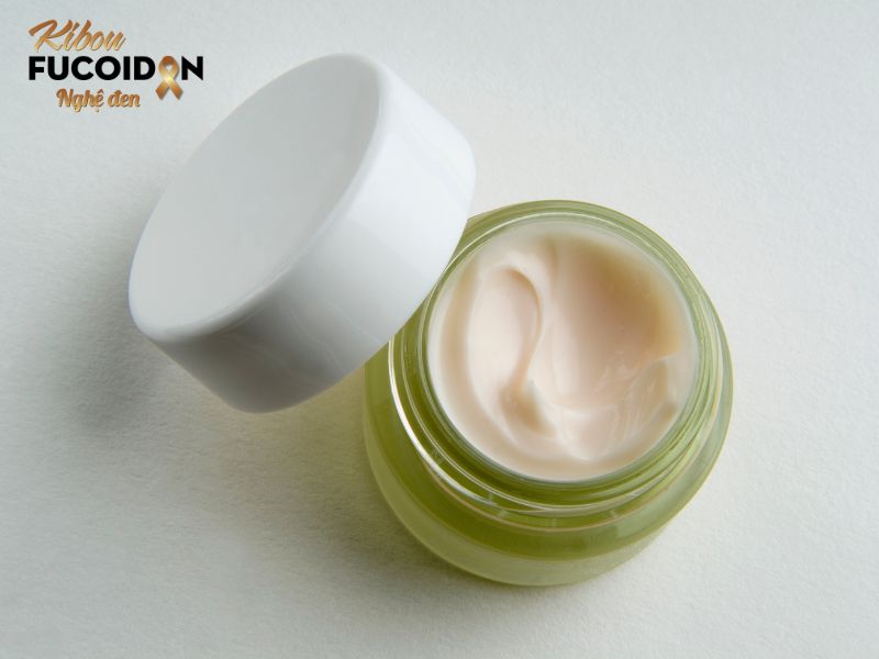 Xạ trị ung thư gan những điều cần biết Sử dụng kem dưỡng giúp giảm khô da