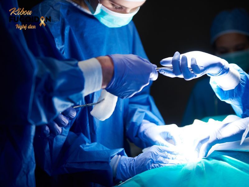 Ung thu vú ở đàn ông có nguy hiểm không? Dấu hiệu và cách điều trị Phẫu thuật bảo tồn tuyến vú hay phẫu thuật cắt bỏ toàn bộ vú