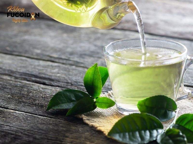 Người bệnh ung thư vú nên thường xuyên uống nước trà xanh