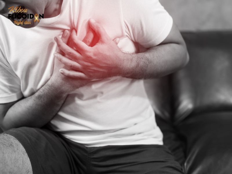Ung thư phổi giai đoạn 3 là gì? Tiên lượng sống của bệnh nhân K phổi giai đoạn 3 Đau tức ngực là triệu chứng khá điển hình ở bệnh nhân k phổi