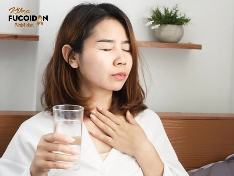 Tìm hiểu về phương pháp hóa trị ung thư phổi Sau khi hóa trị, bệnh nhân có thể gặp phải tác dụng phụ khó nuốt, viêm loét miệng