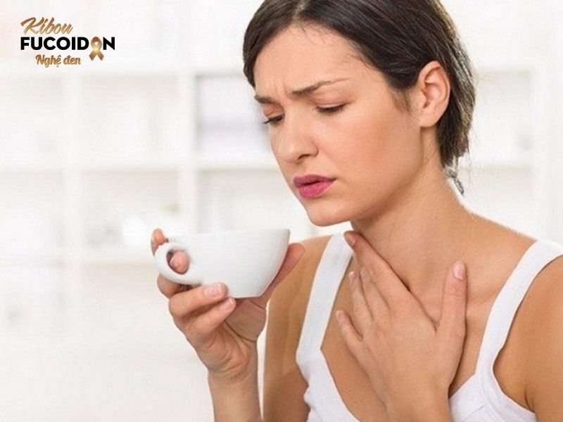 Tình trạng khó nuốt kéo dài có thể do ung thư thực quản