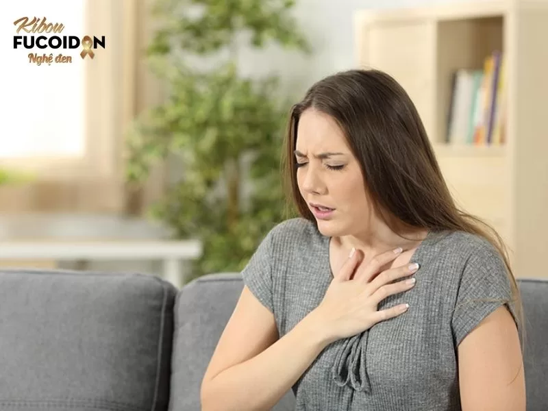 Triệu chứng, cách điều trị và tiên lượng Ung thư tuyến giáp di căn phổi Ung thư tuyến giáp di căn phổi gây tình trạng khó thở ở bệnh nhân