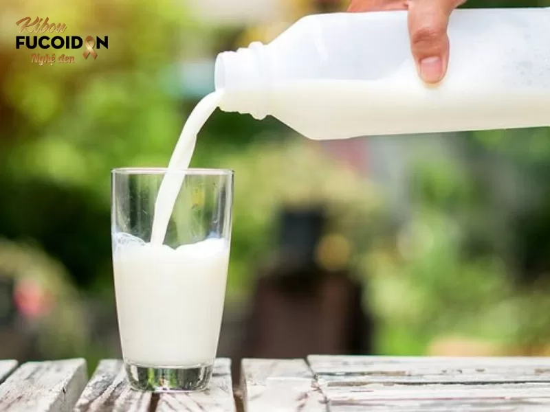 Bất ngờ với TOP 8 thực phẩm tốt cho người mổ đại tràng! Sữa là lựa chọn lý tưởng cho người bệnh sau mổ đại tràng vì rất giàu dinh dưỡng và dễ tiêu hoá