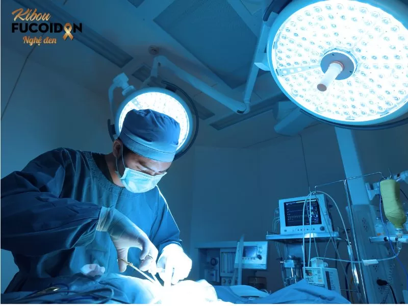 U mỡ sau gáy là gì? Nguyên nhân, đấu hiệu và cách điều trị Phẫu thuật là biện pháp loại bỏ u mỡ