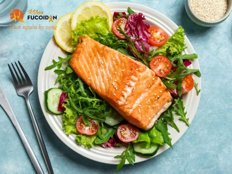 Cá hồi là một nguồn giàu axit béo omega-3, giúp giảm viêm và bảo vệ niêm mạc đại tràng Cá hồi là một nguồn giàu axit béo omega-3, giúp giảm viêm và bảo vệ niêm mạc đại tràng