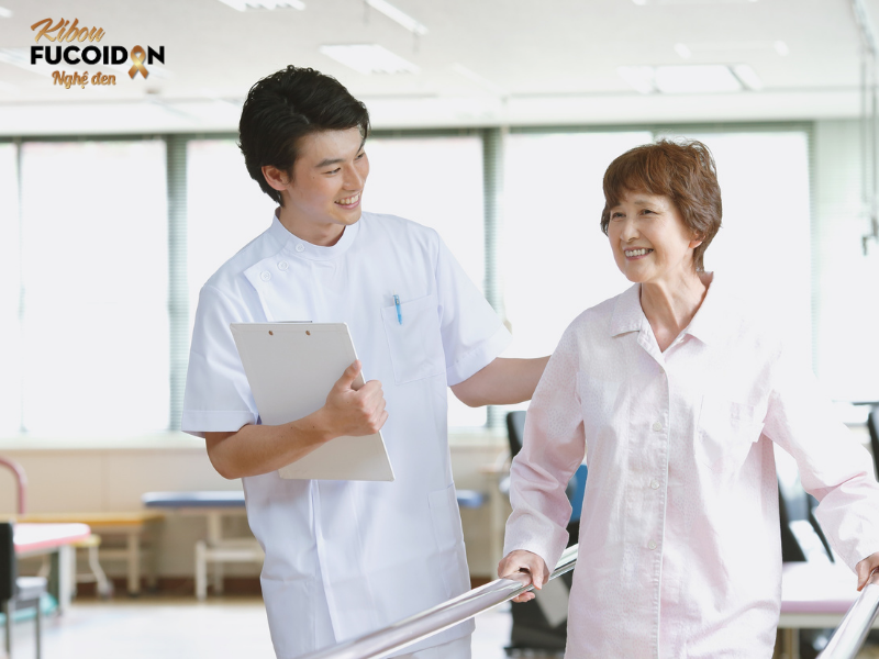 Fucoidan hỗ trợ ung thư phổi – Tăng miễn dịch, giảm tác dụng phụ hóa trị Fucoidan giúp người bệnh phục hồi thể lực nhanh chóng sau các đợt điều trị, từ đó cải thiện chất lượng sống
